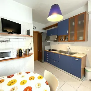Accomodo Mib28 Bivano Navigli , Milano Italia